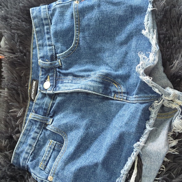 PrettyLittle Thing Shorts - Picture 1 of 2